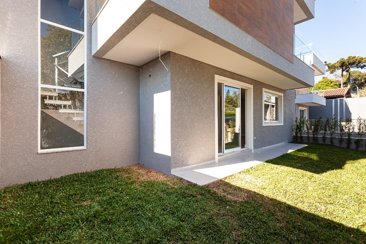 Jardim e terraço do sobrado